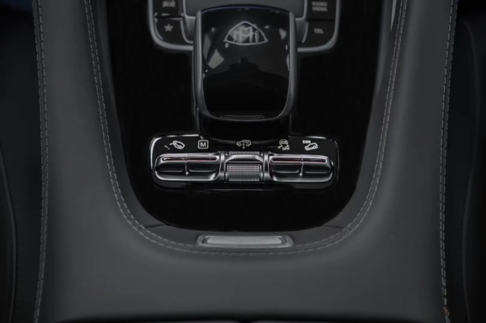 Mercedes GLS 600 Maybach Two-tone First Class FACELIFT