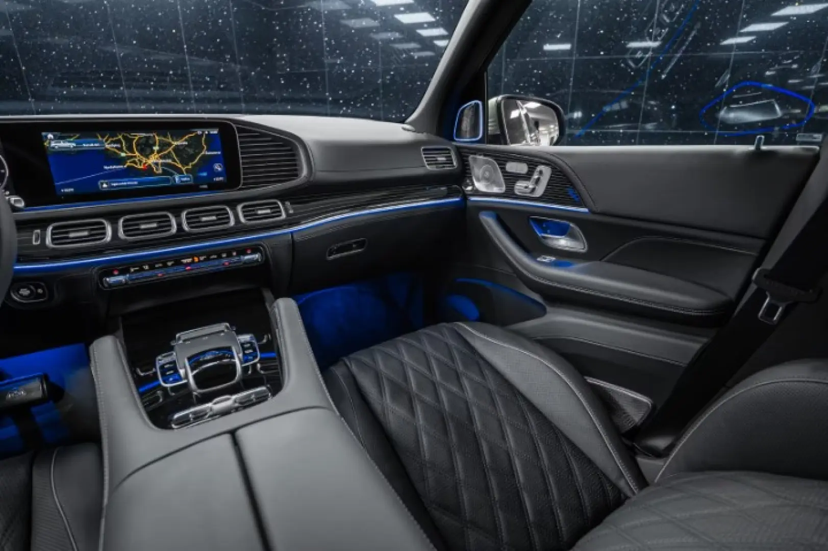 Mercedes GLS 600 Maybach Two-tone First Class FACELIFT