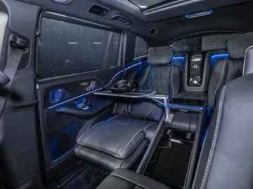 Mercedes GLS 600 Maybach Two-tone First Class FACELIFT