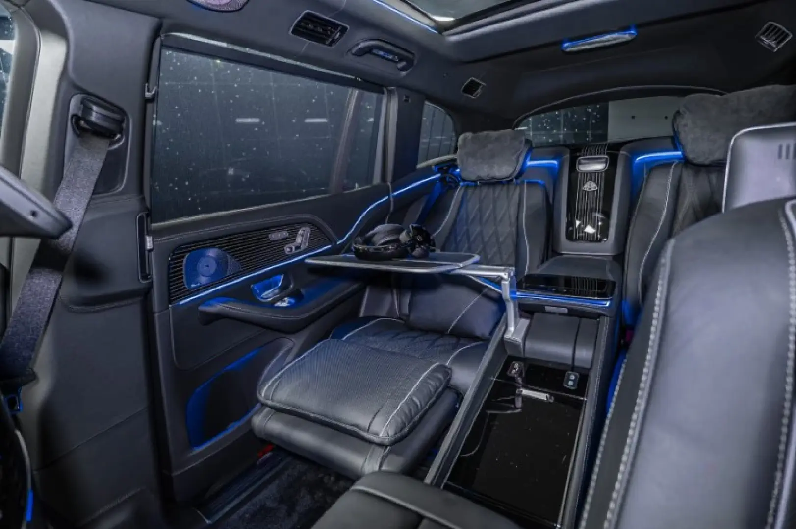 Mercedes GLS 600 Maybach Two-tone First Class FACELIFT