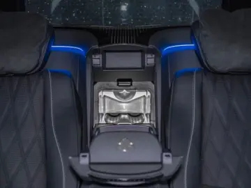 Mercedes GLS 600 Maybach Two-tone First Class FACELIFT