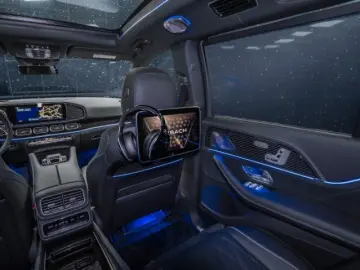 Mercedes GLS 600 Maybach Two-tone First Class FACELIFT