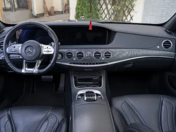 Mercedes-Benz S 560