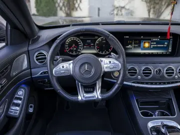 Mercedes-Benz S 560
