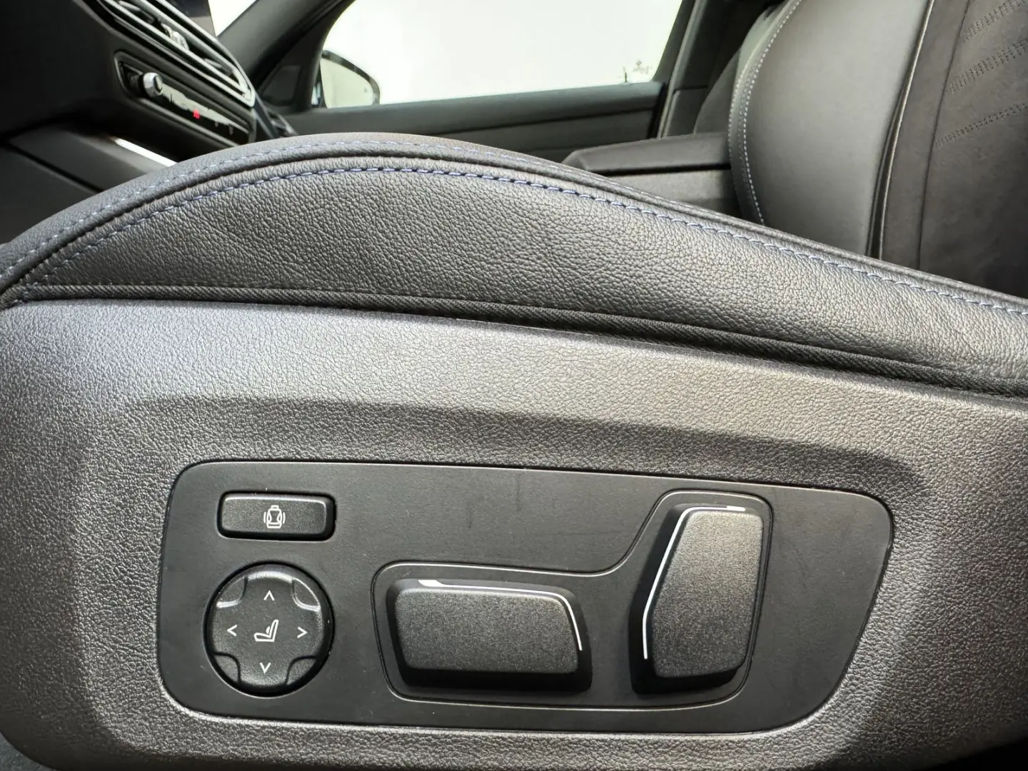 330e M Sportpaket eSitze Kamera Widescreen