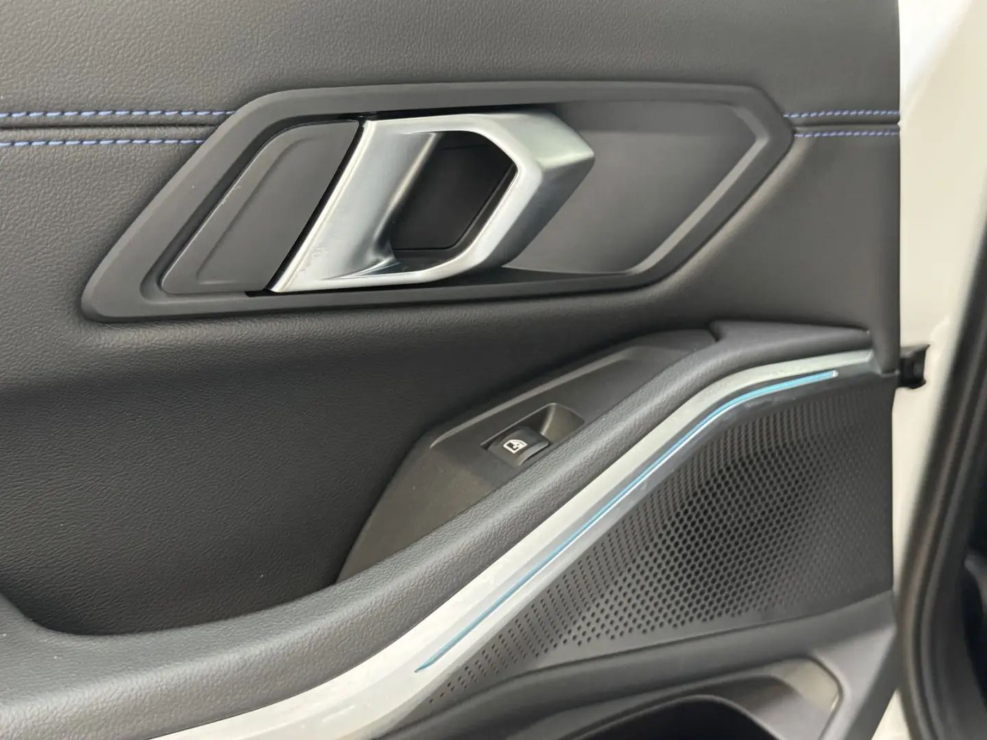 330e M Sportpaket eSitze Kamera Widescreen