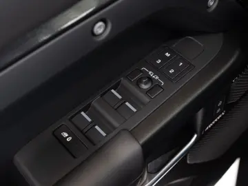 Defender 110 V8 Carpathian Edit. MATRIX MERIDIAN