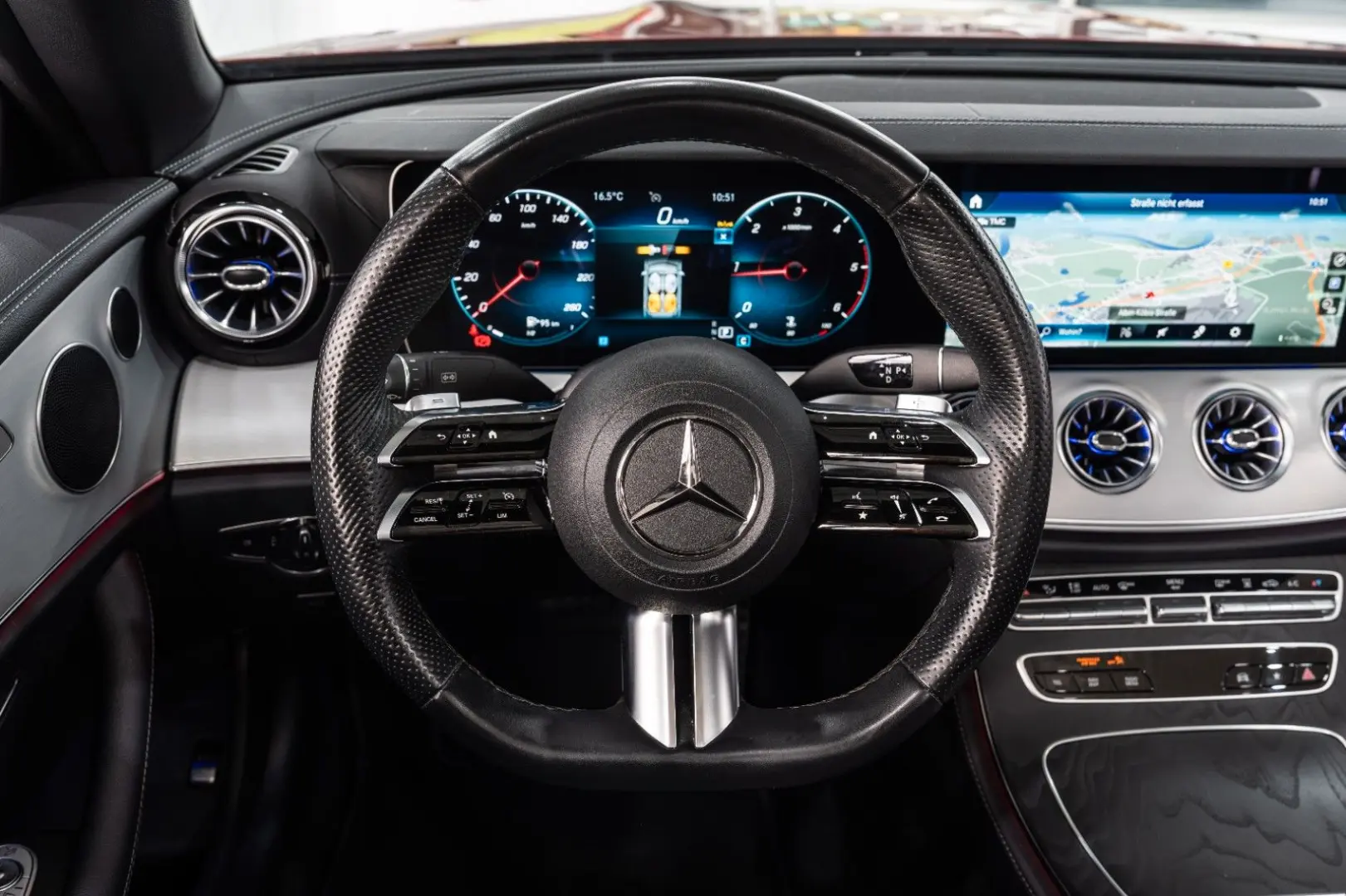 E 220 d Cabrio AMG-LINE NIGHT HEAD.UP LEDER 1.HD