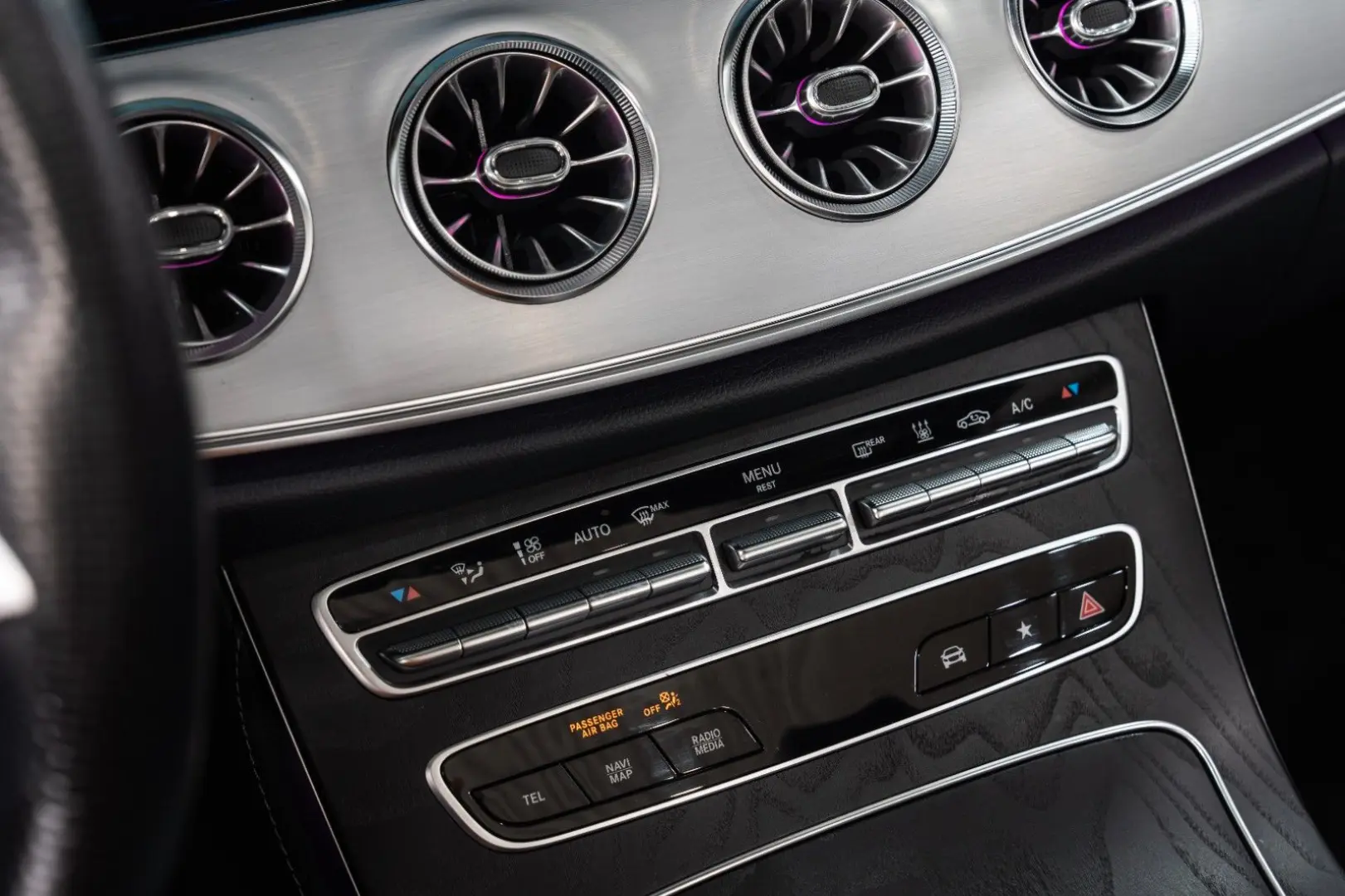 E 220 d Cabrio AMG-LINE NIGHT HEAD.UP LEDER 1.HD