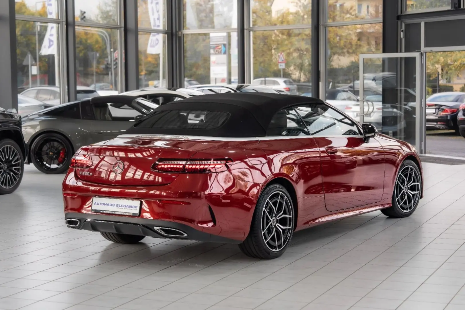 E 220 d Cabrio AMG-LINE NIGHT HEAD.UP LEDER 1.HD