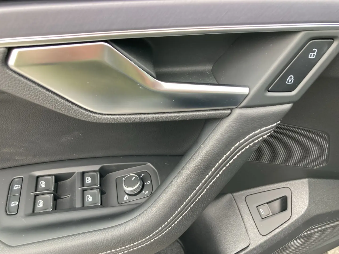 Touareg 3.0 TSI 4M R-LINE BLACK FACELIFT LM20 KA