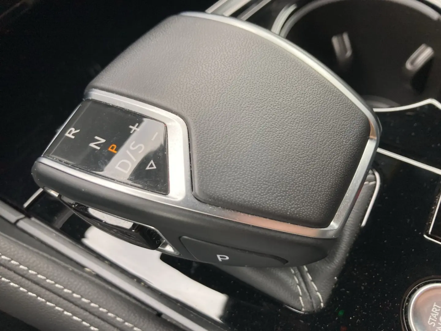 Touareg 3.0 TSI 4M R-LINE BLACK FACELIFT LM20 KA