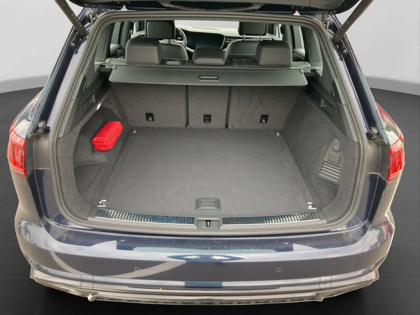 Touareg 3.0 TSI 4M R-LINE BLACK FACELIFT LM20 KA