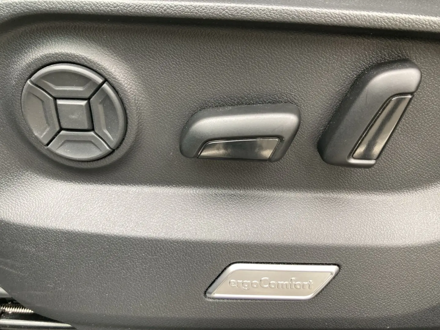 Touareg 3.0 TSI 4M R-LINE BLACK FACELIFT LM20 KA