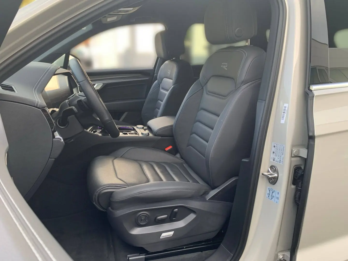 Touareg 3.0 TDI 4M R-LINE IQ.LIGHT AHK LUFT RFK