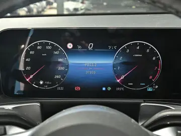 Mercedes-Benz GLB 220 4Matic Progressive Advanced LED Pano