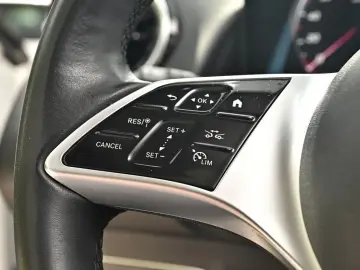 Mercedes-Benz GLB 220 4Matic Progressive Advanced LED Pano