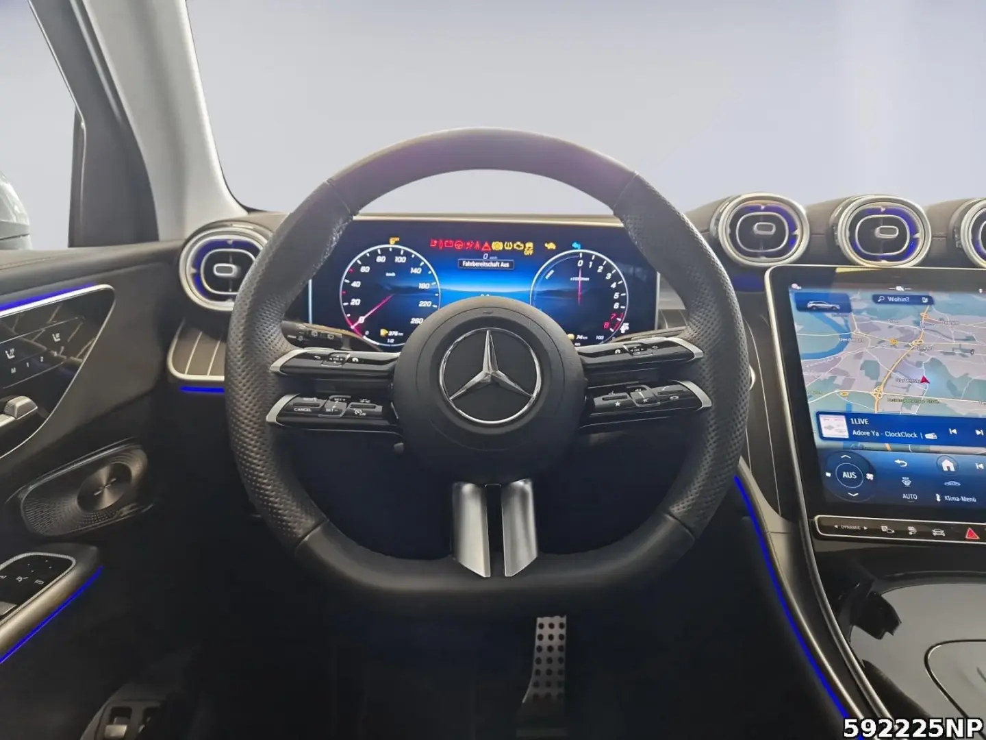 GLC 300 e 4M AMG  Pano AHK 360  HUD DigitalLight