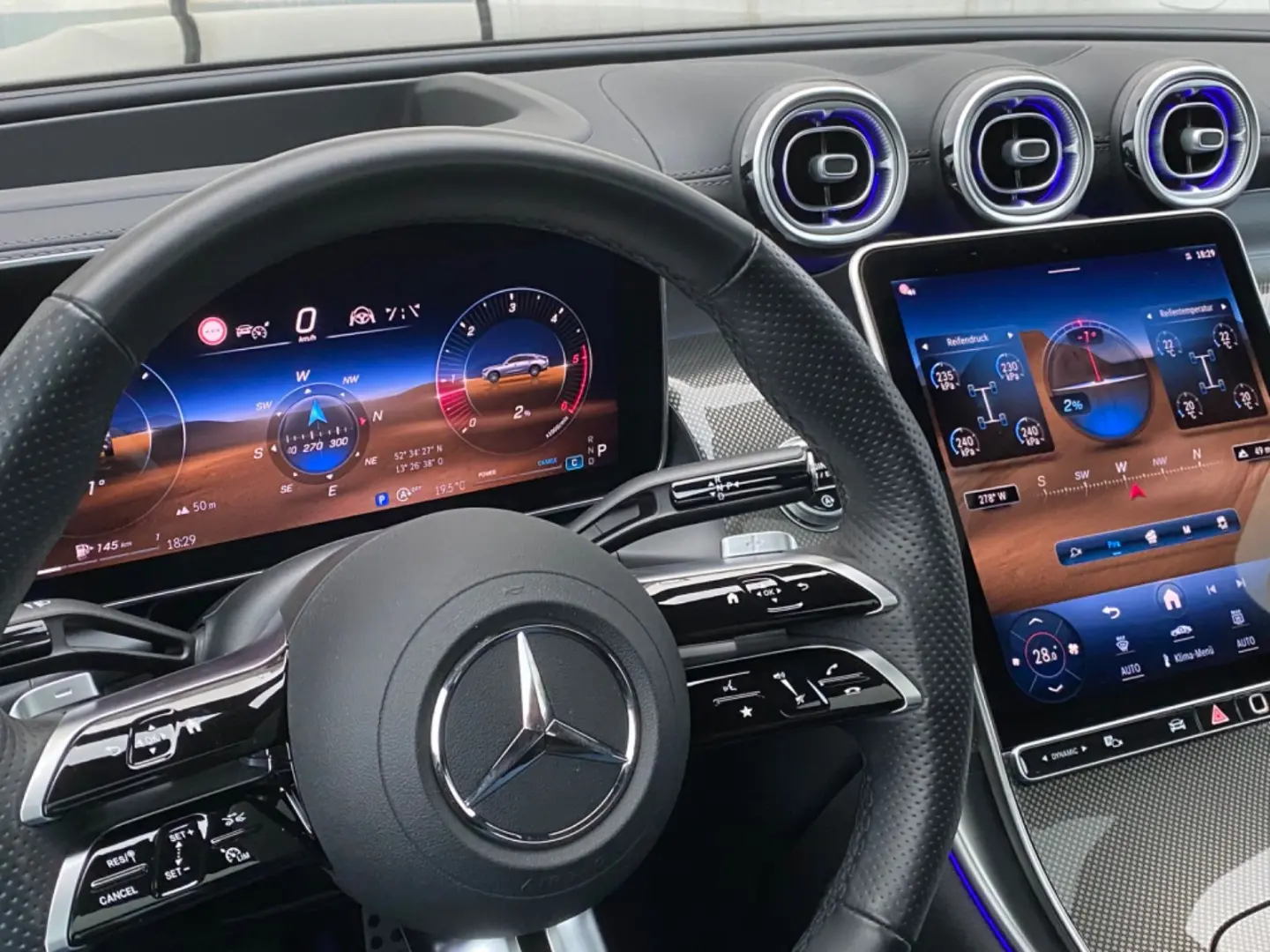 GLC300d AMG Coupe 4M_Massage_Digital_HuD_360_Key