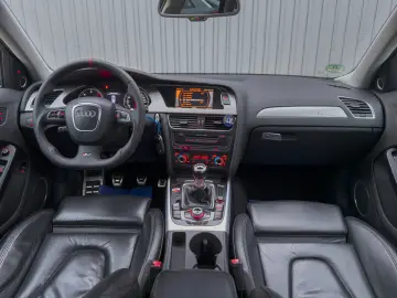 Audi A4 Quattro Spine Panoramic Incalzire Unghi Mort