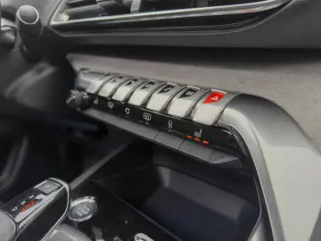 Peugeot 3008 GT Încălzire Panoramic Navi Camera ACC