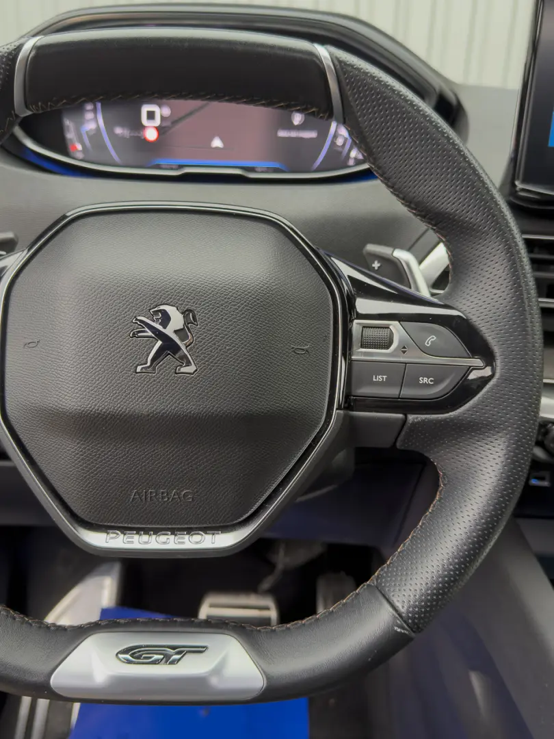 Peugeot 3008 GT Încălzire Panoramic Navi Camera ACC