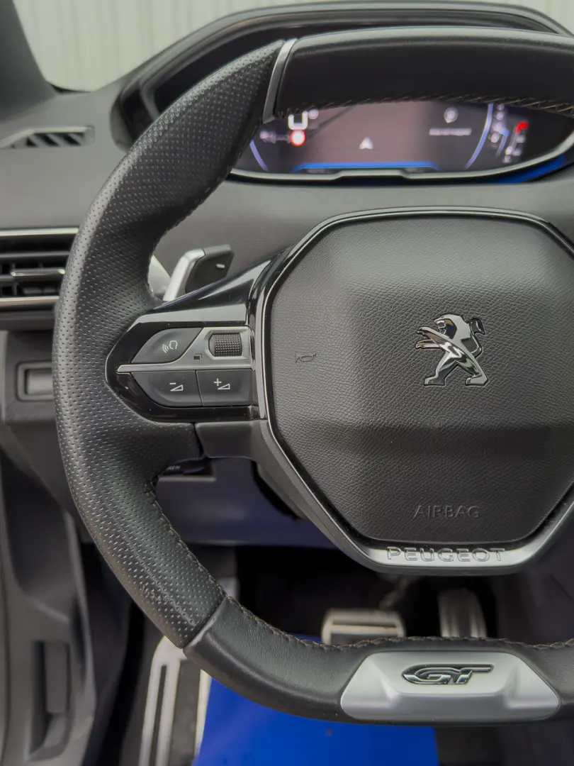 Peugeot 3008 GT Încălzire Panoramic Navi Camera ACC