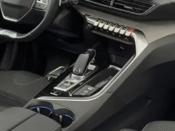 Peugeot 3008 GT Încălzire Panoramic Navi Camera ACC