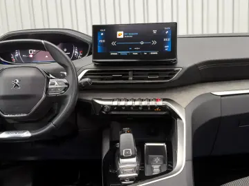 Peugeot 3008 GT Încălzire Panoramic Navi Camera ACC