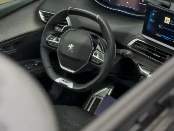 Peugeot 3008 GT Încălzire Panoramic Navi Camera ACC