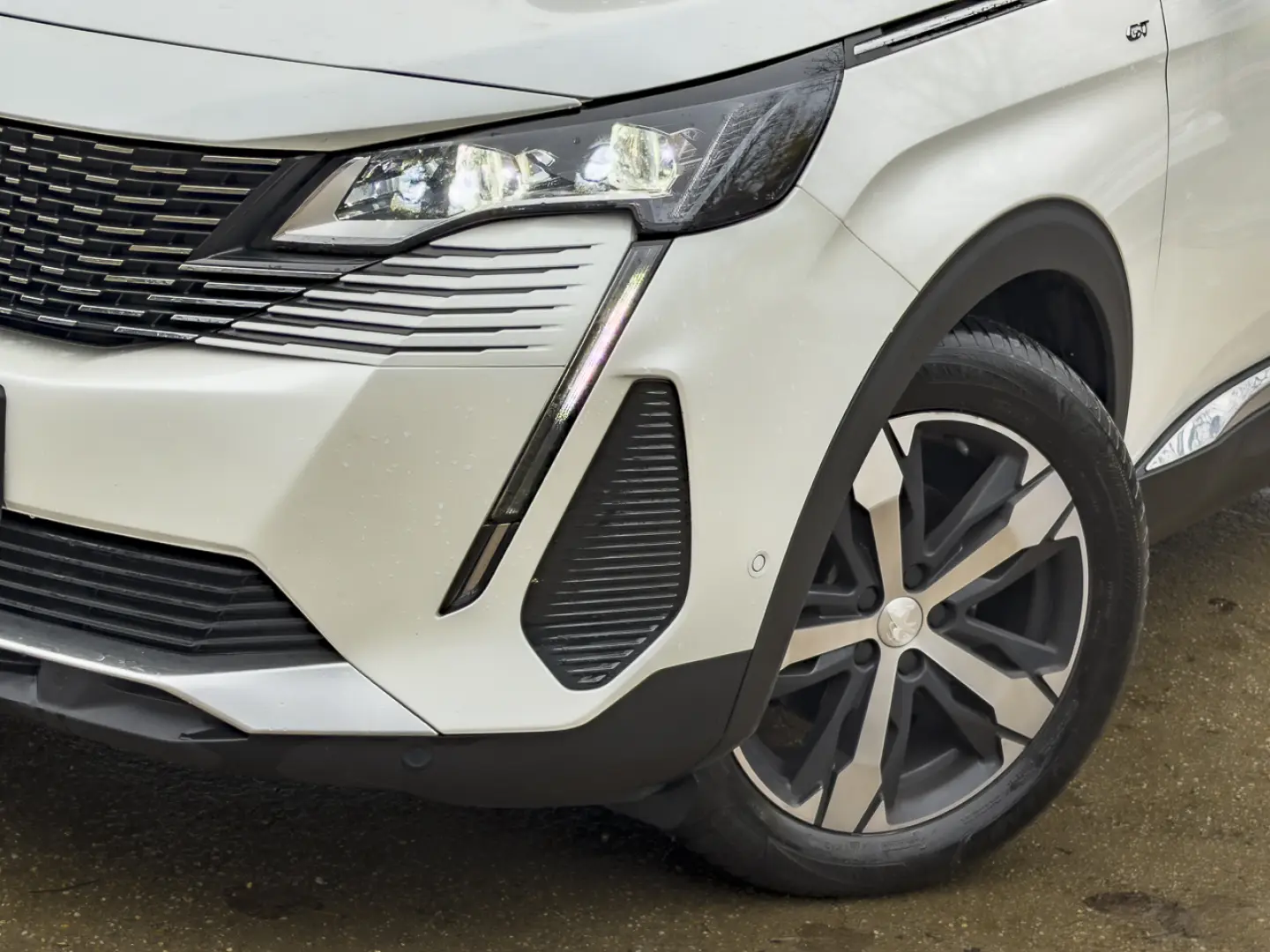 Peugeot 3008 GT Încălzire Panoramic Navi Camera ACC