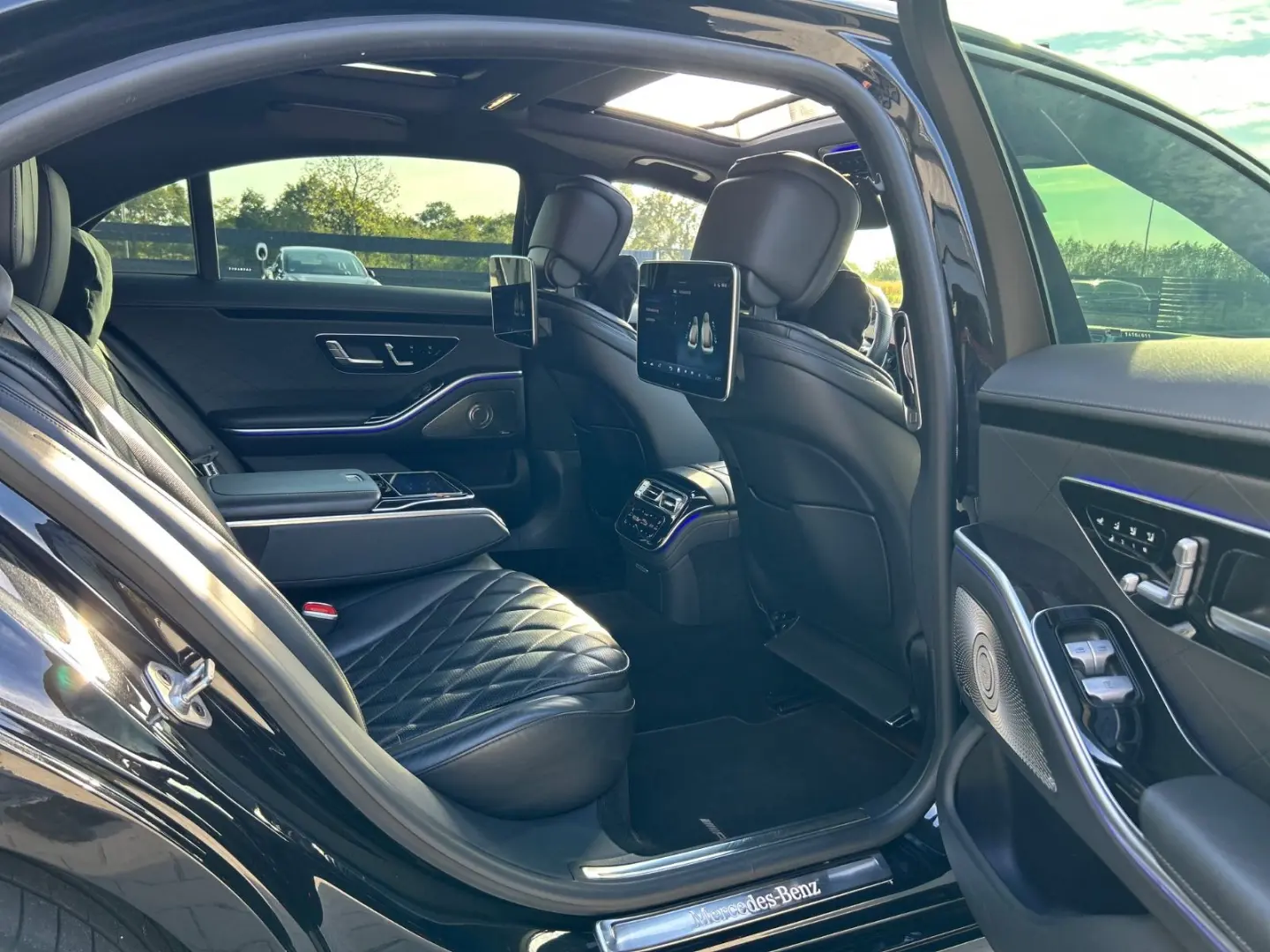 S580e AMG Lang -HUD-Pano-4xBelüSitz-FondTV-360K