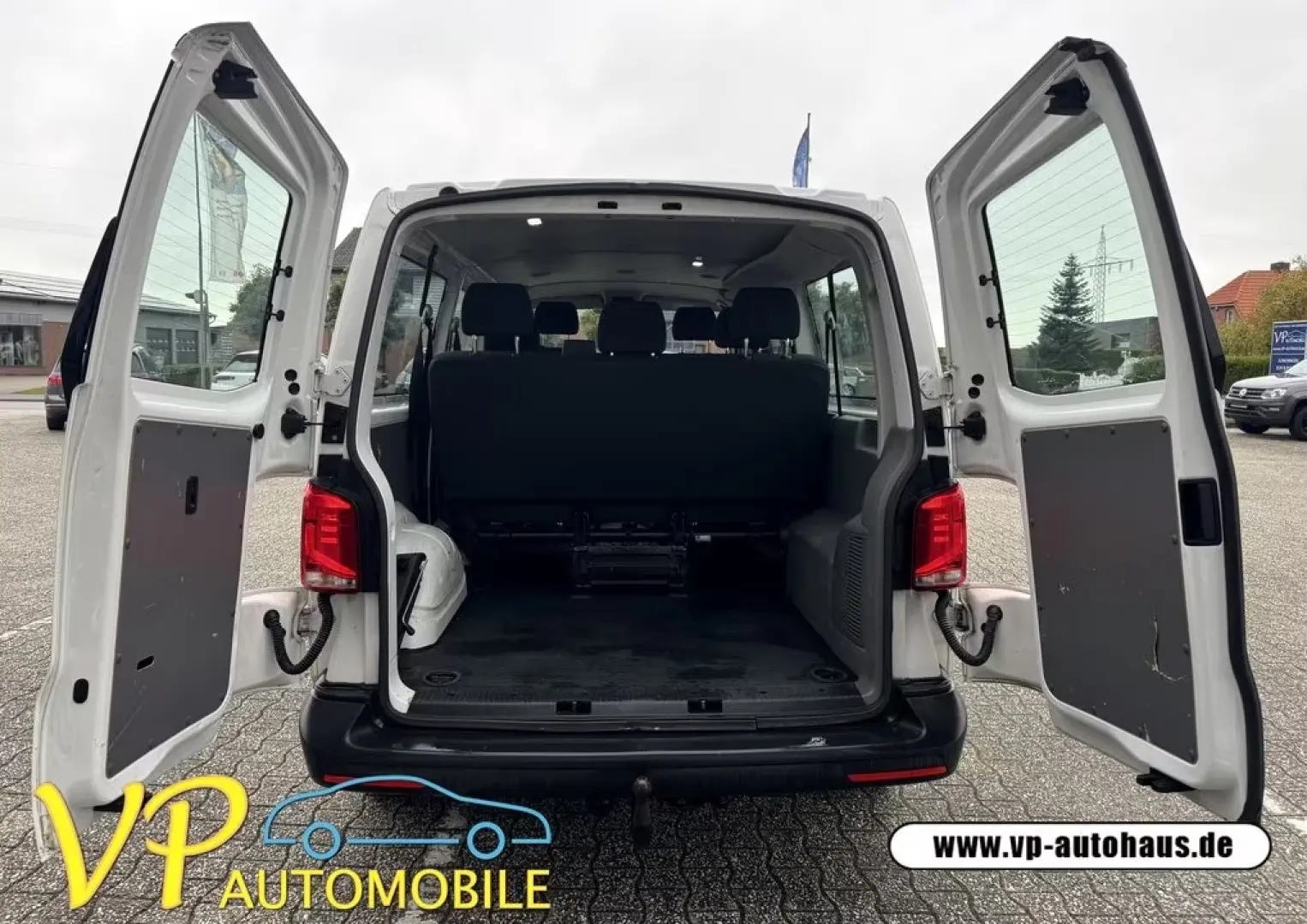 Volkswagen T6 Kombi Lang DSG 8 Sitze Kamera