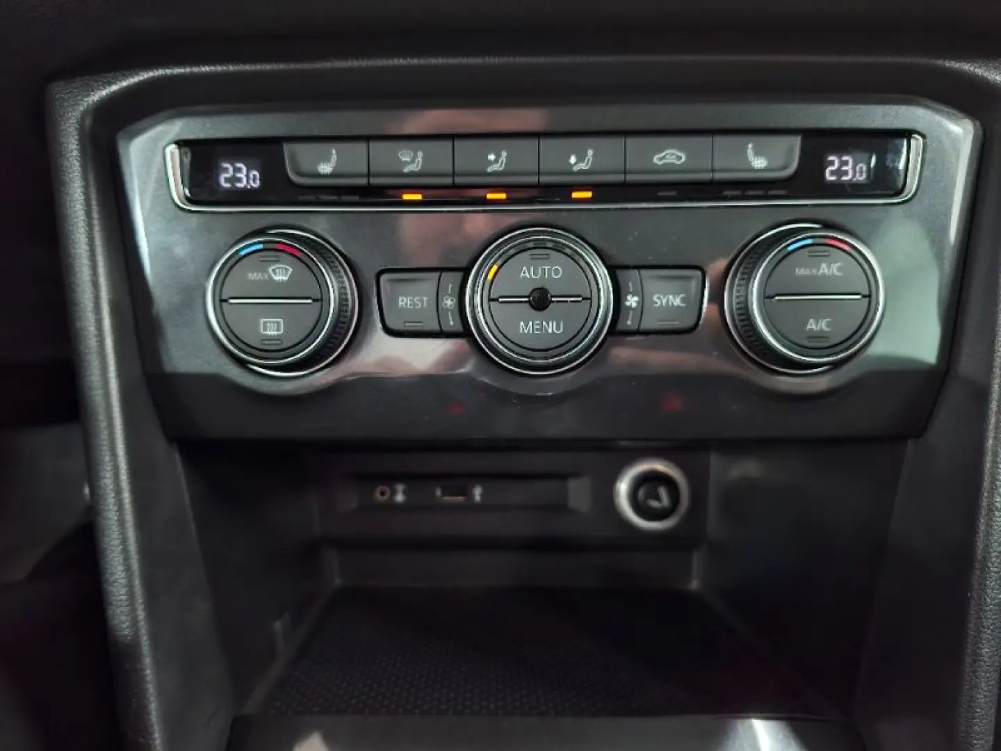 VOLKSWAGEN TIGUAN 2.0 TDI 150CP Comfortline DSG 4Motion