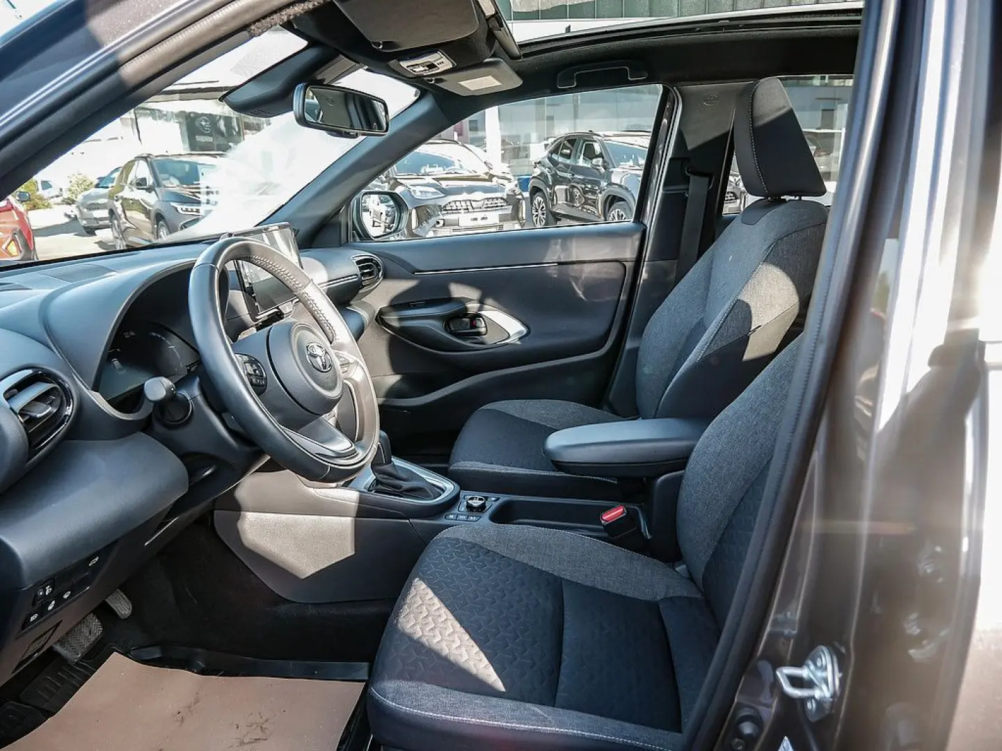 Yaris Cross Hybrid Style 4X4 NAVI PANO HUD LED