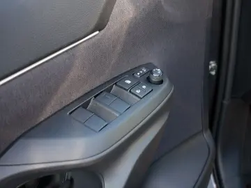 Yaris Cross Hybrid Style 4X4 NAVI PANO HUD LED