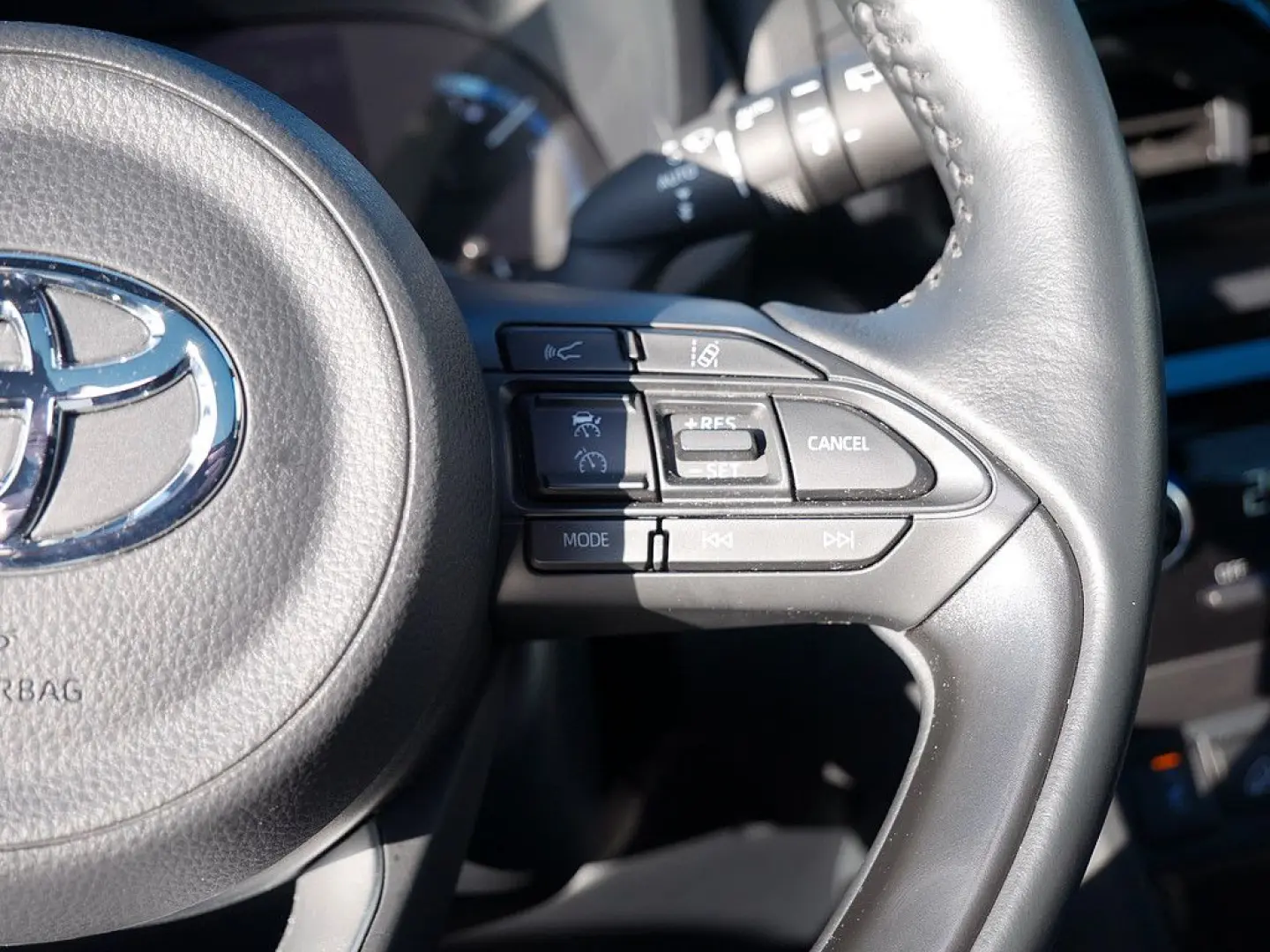 Yaris Cross Hybrid Style 4X4 NAVI PANO HUD LED