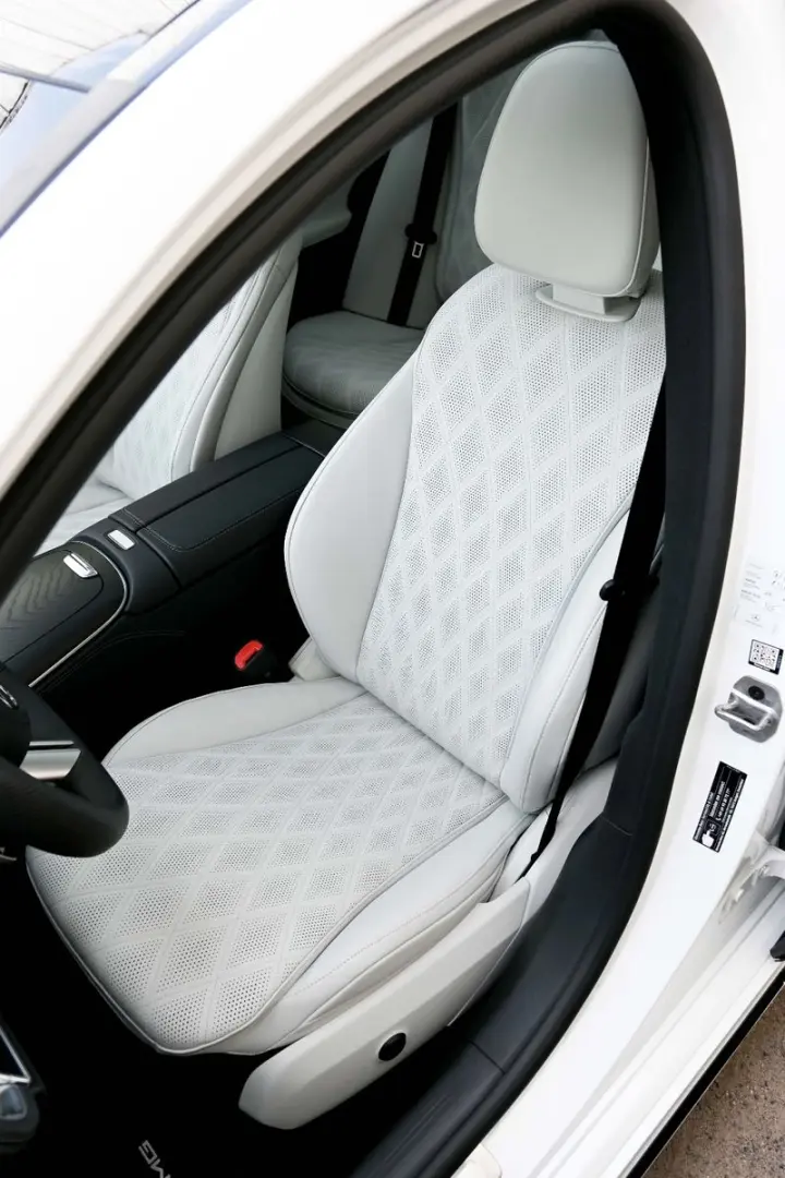 E300e 4Matic AMG 360C VENTILATED seats PANORAMIC