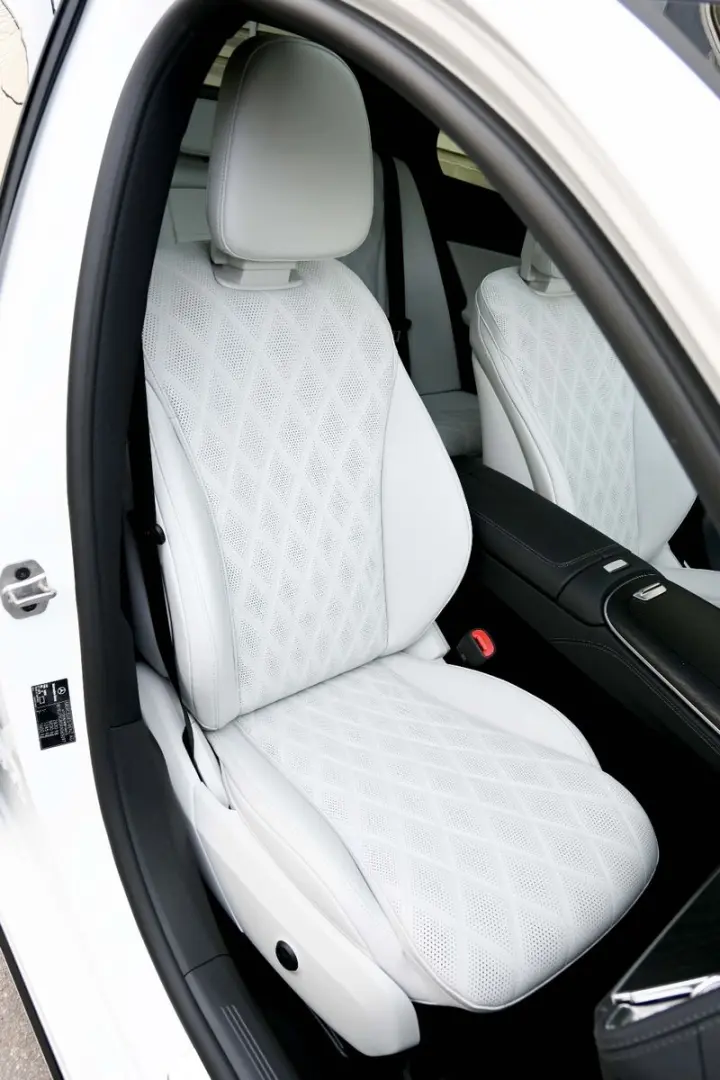E300e 4Matic AMG 360C VENTILATED seats PANORAMIC