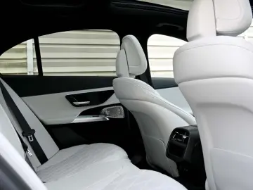 E300e 4Matic AMG 360C VENTILATED seats PANORAMIC