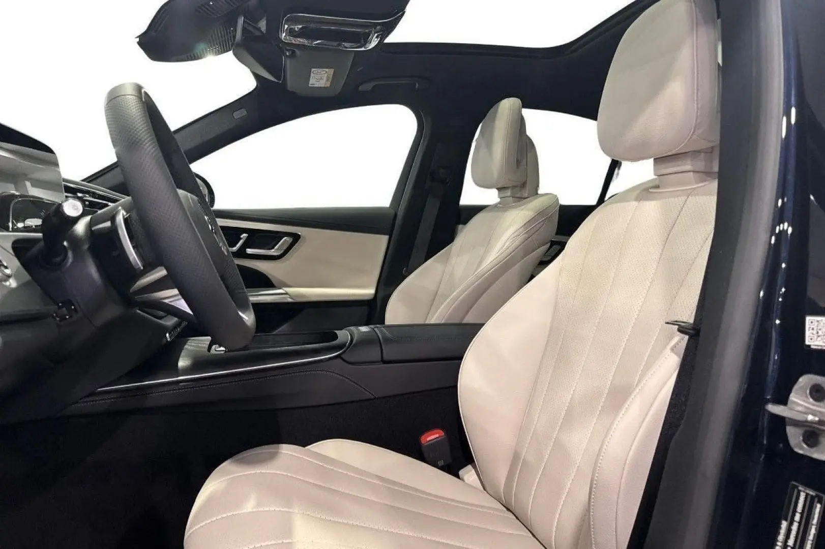 E 300 E 300e 4Matic AMG 313hp PANO Burmester VAT