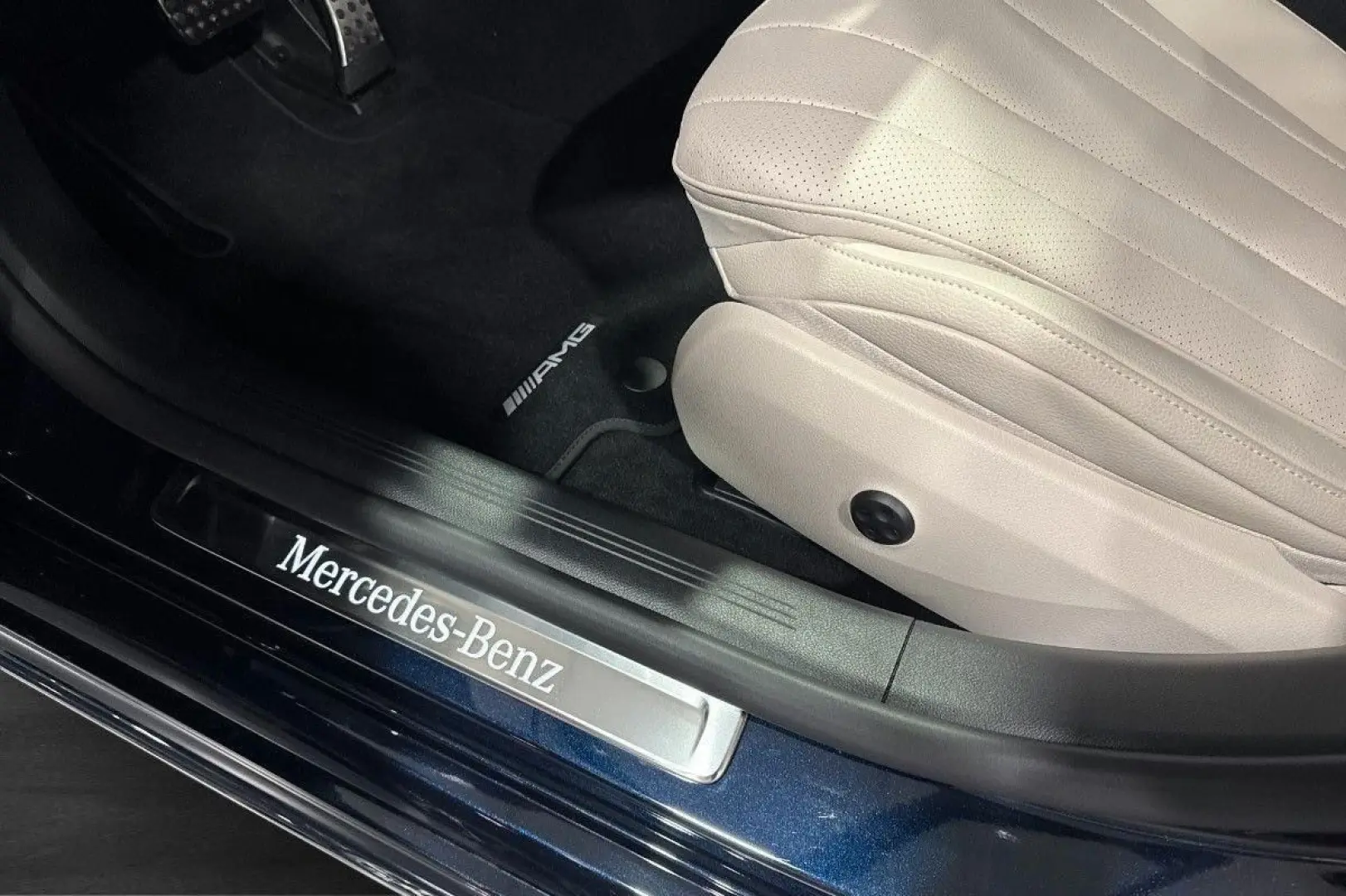 E 300 E 300e 4Matic AMG 313hp PANO Burmester VAT