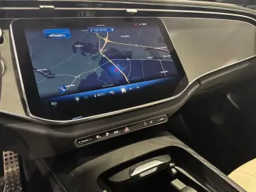 E 300 E 300e 4Matic AMG 313hp PANO Burmester VAT