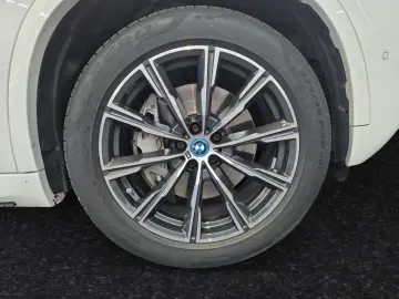 X5 xDrive50e M Sport AHK Pano Autobahnass.