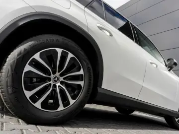 Mercedes-Benz GLC 200 4Matic Panorama Standheizung 360