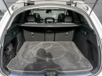 Mercedes-Benz GLC 200 4Matic Panorama Standheizung 360