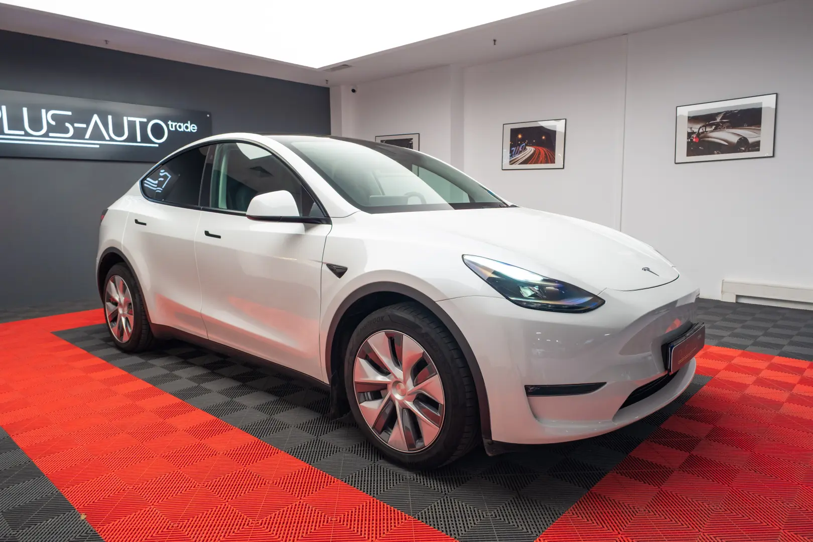 TESLA MODEL Y LONG RANGE
