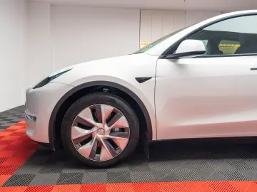 TESLA MODEL Y LONG RANGE