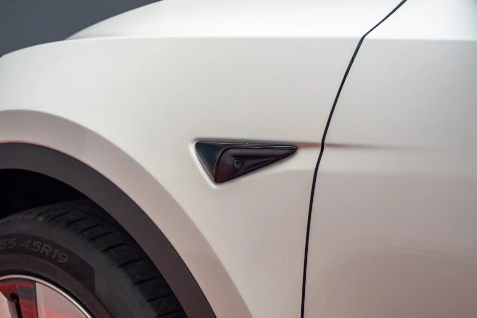 TESLA MODEL Y LONG RANGE