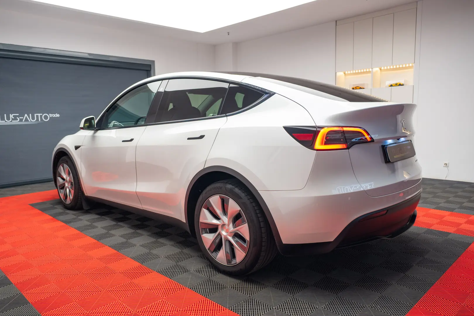 TESLA MODEL Y LONG RANGE